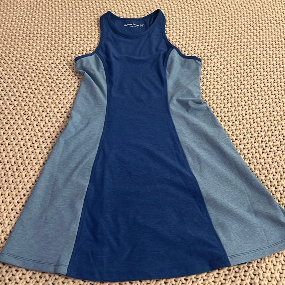 Brand new never worn. Outdoor Voices athletic dress size M